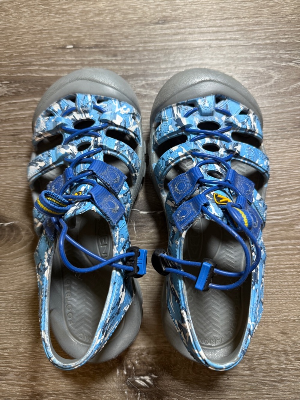 Keen Newport H2 Blue Camo Water Sandals Kids SZ 4 Big Kids Youth Hiking Shoes